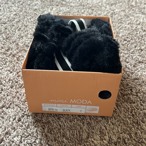Mini Moda black slippers size 7 - Picture 3 of 3